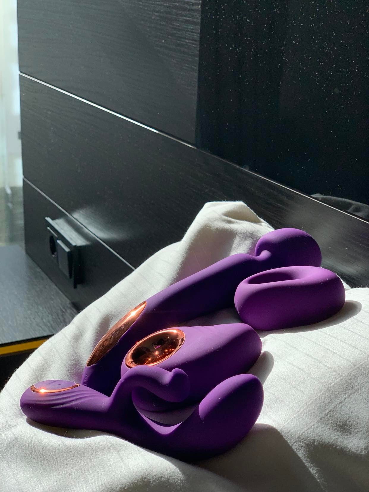 ENJOY | Double Trouble rabbitvibrator med kraftig dobbel stimulering